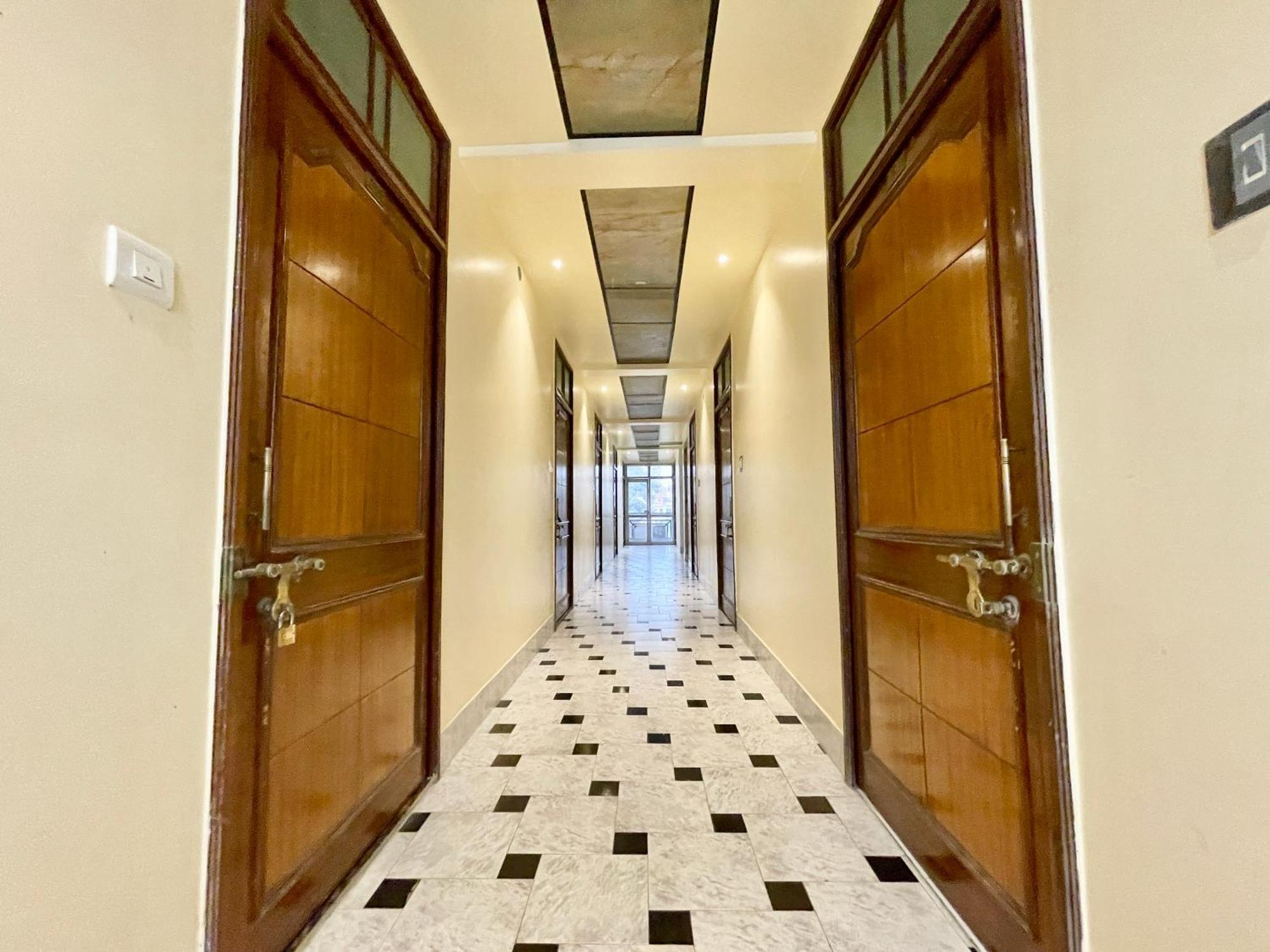 Hotel Shivam ! Varanasi होटल शिवम హోటల్ శివం ஹோட்டல் சிவம் Foreigner'S Choice ! Fully Air-Conditioned Hotel With Lift & Parking Availability, Near Kashi Vishwanath Temple, And Ganga Ghat, Best Hotel In Varanasi 2 Luaran gambar