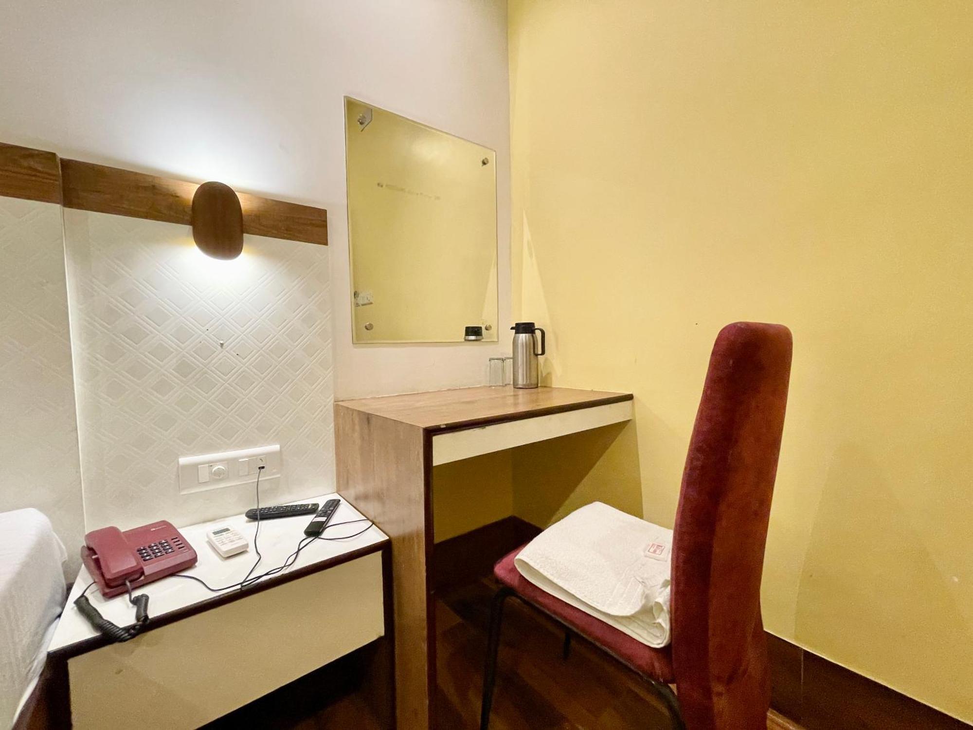 Hotel Shivam ! Varanasi होटल शिवम హోటల్ శివం ஹோட்டல் சிவம் Foreigner'S Choice ! Fully Air-Conditioned Hotel With Lift & Parking Availability, Near Kashi Vishwanath Temple, And Ganga Ghat, Best Hotel In Varanasi 2 Luaran gambar